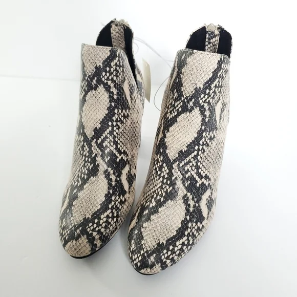 Massini Trisha snakeskin print boot size 8 - Picture 3 of 11